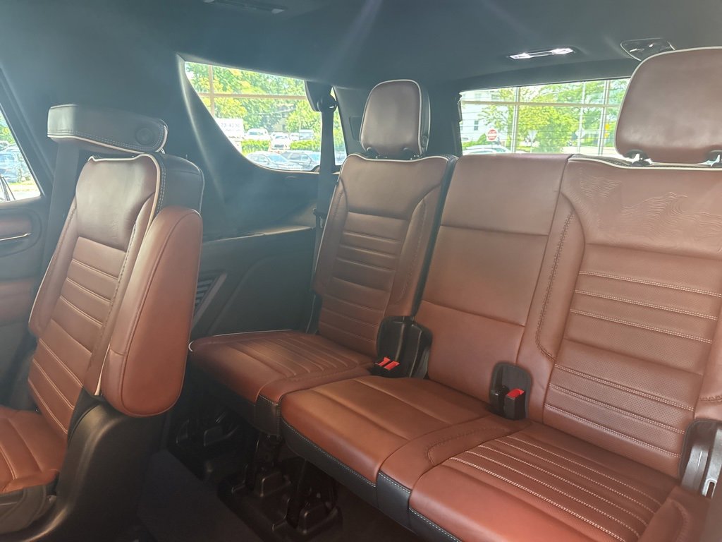 Used 2023 GMC Yukon Denali Ultimate image 18