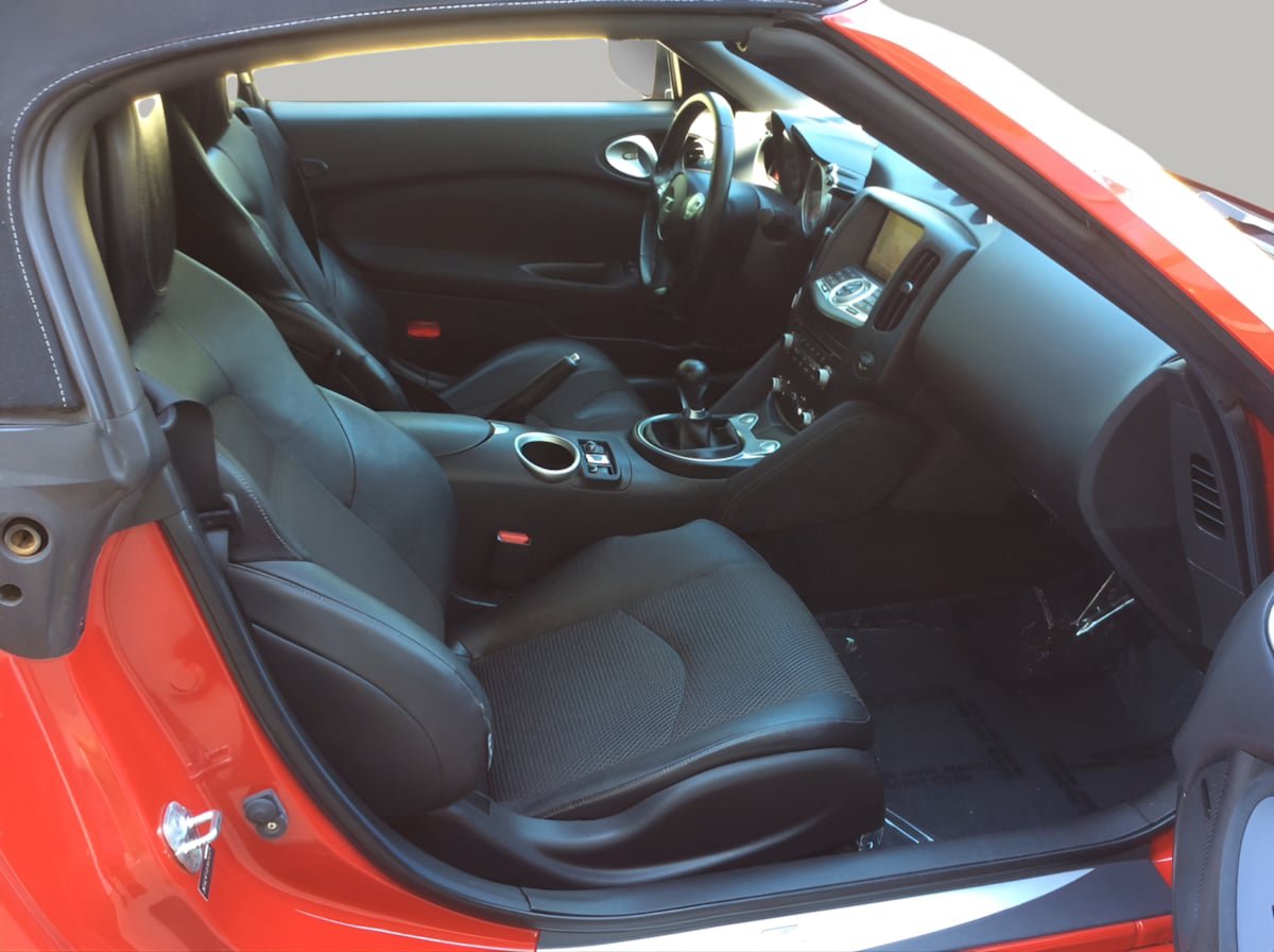 Used 2015 Nissan 370Z Touring Sport RWD image 16