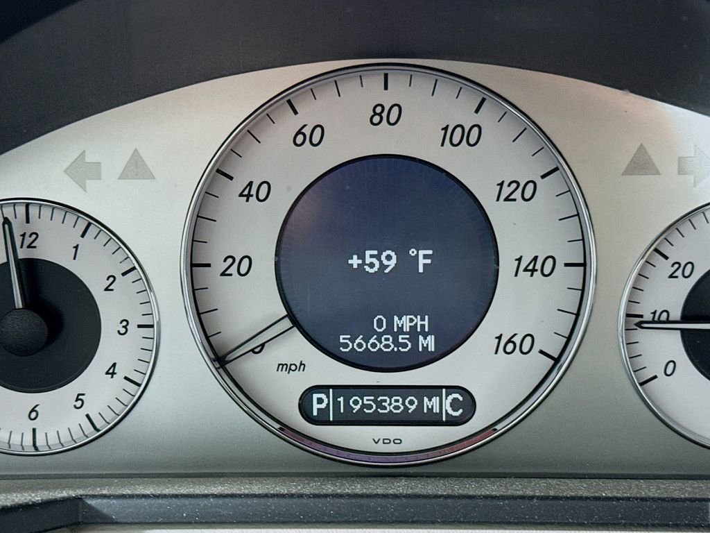 Used 2008 Mercedes-Benz E 350 4MATIC Sedan image 12