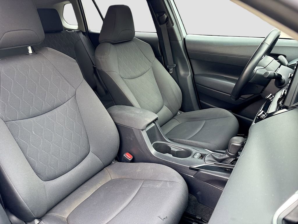 Used 2022 Toyota Corolla Cross LE w/ Black Badges Package (TMS) image 25