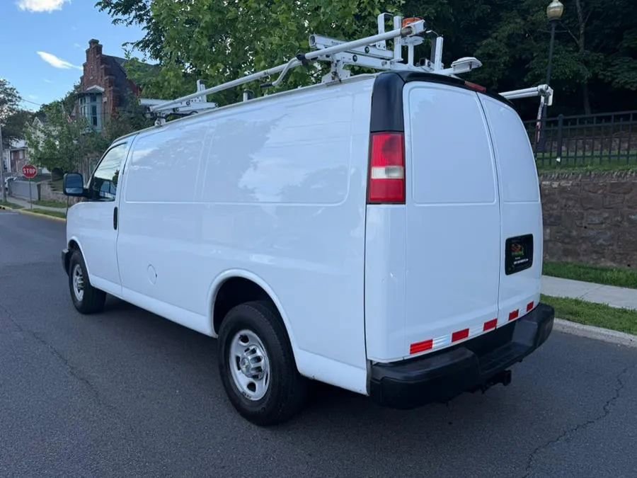 Used 2015 Chevrolet Express 2500 image 5