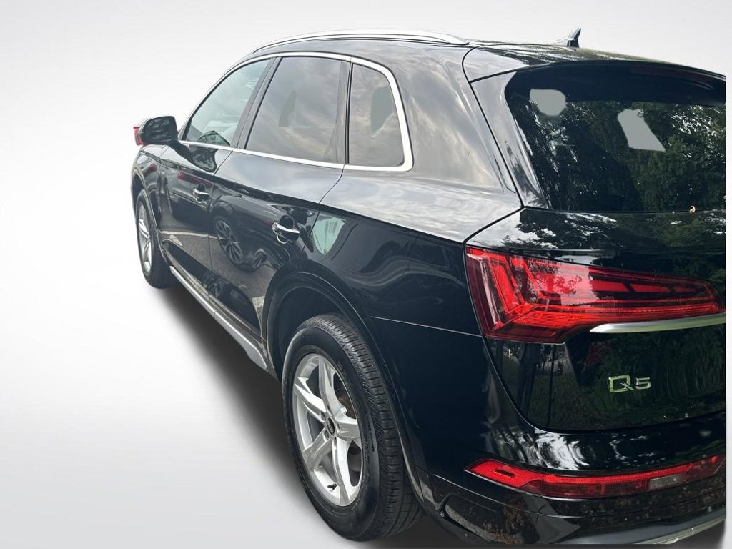 Used 2023 Audi Q5 2.0T Premium w/ Convenience Package AWD/4WD image 3