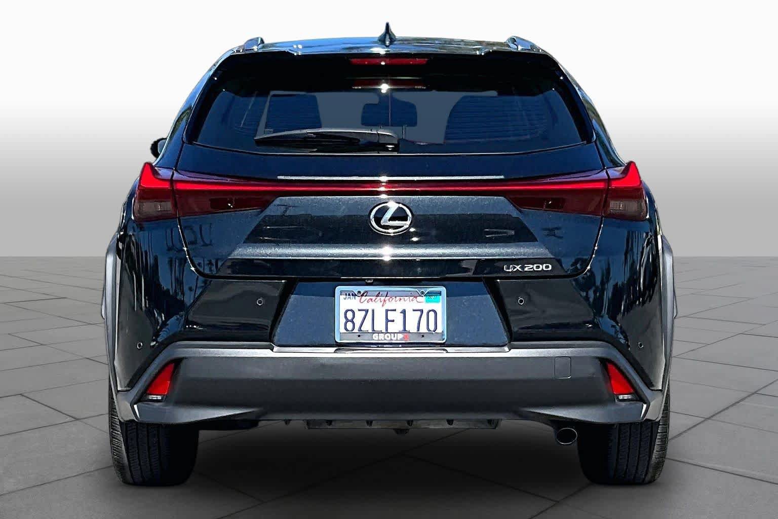 Used 2022 Lexus UX 200 w/ Accessory Package (Z1) FWD image 4