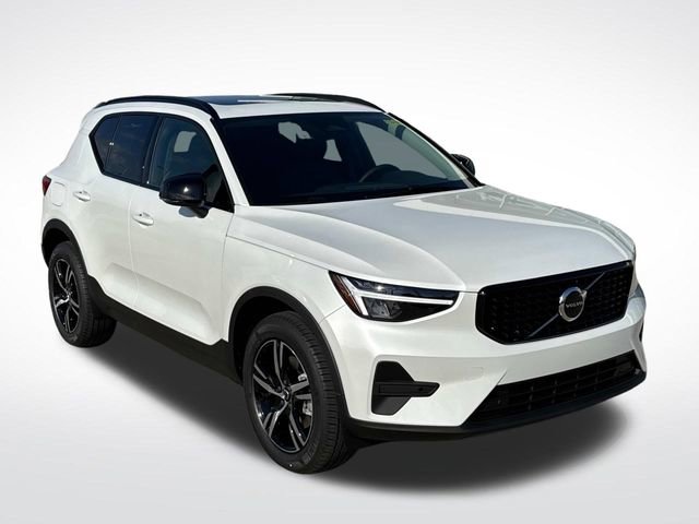 New 2026 Volvo XC40 B5 Core 360° Tour