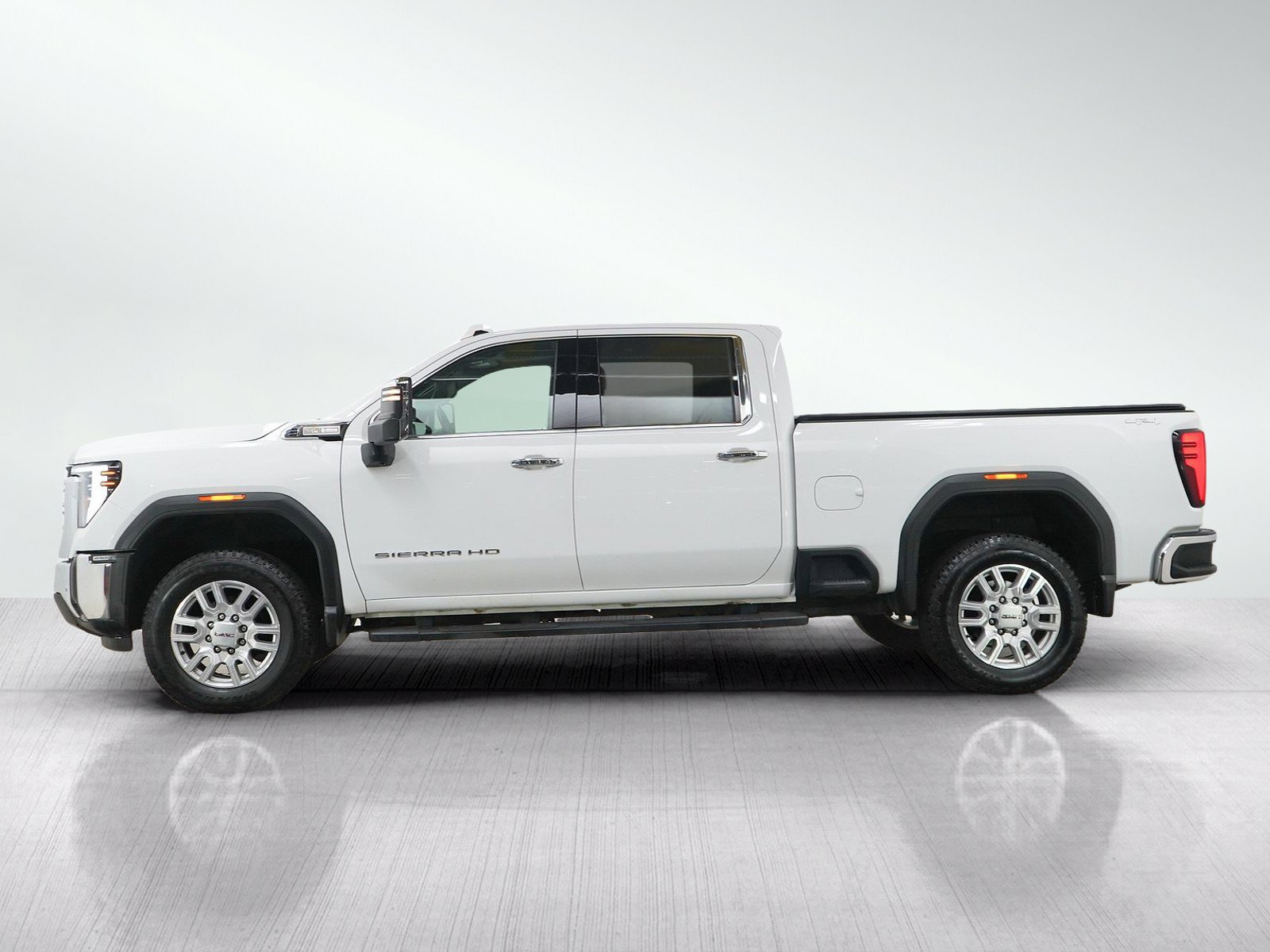 Used 2024 GMC Sierra 2500 SLT w/ SLT Convenience Package AWD/4WD image 3