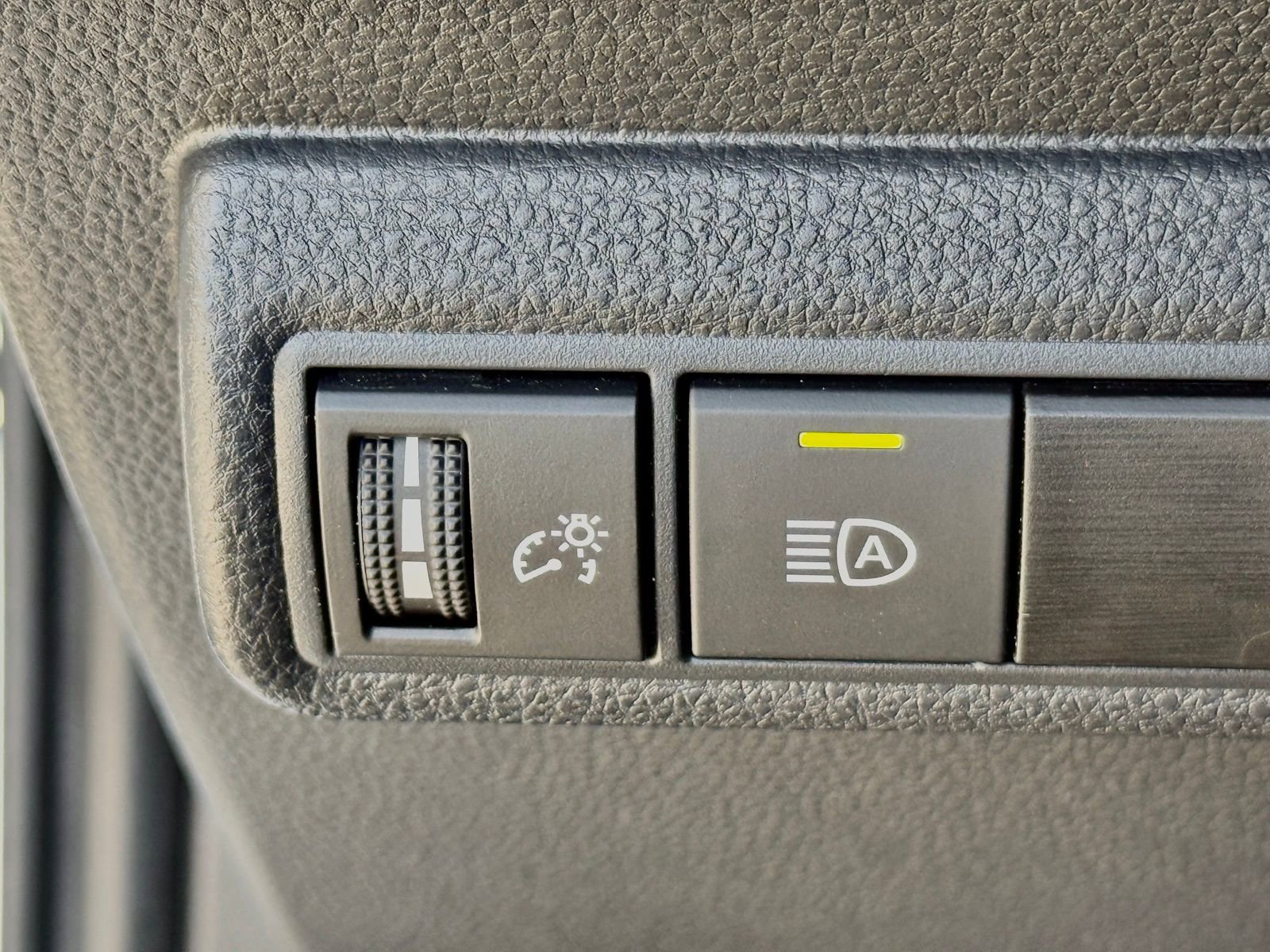 Used 2024 Toyota Corolla XSE FWD image 30