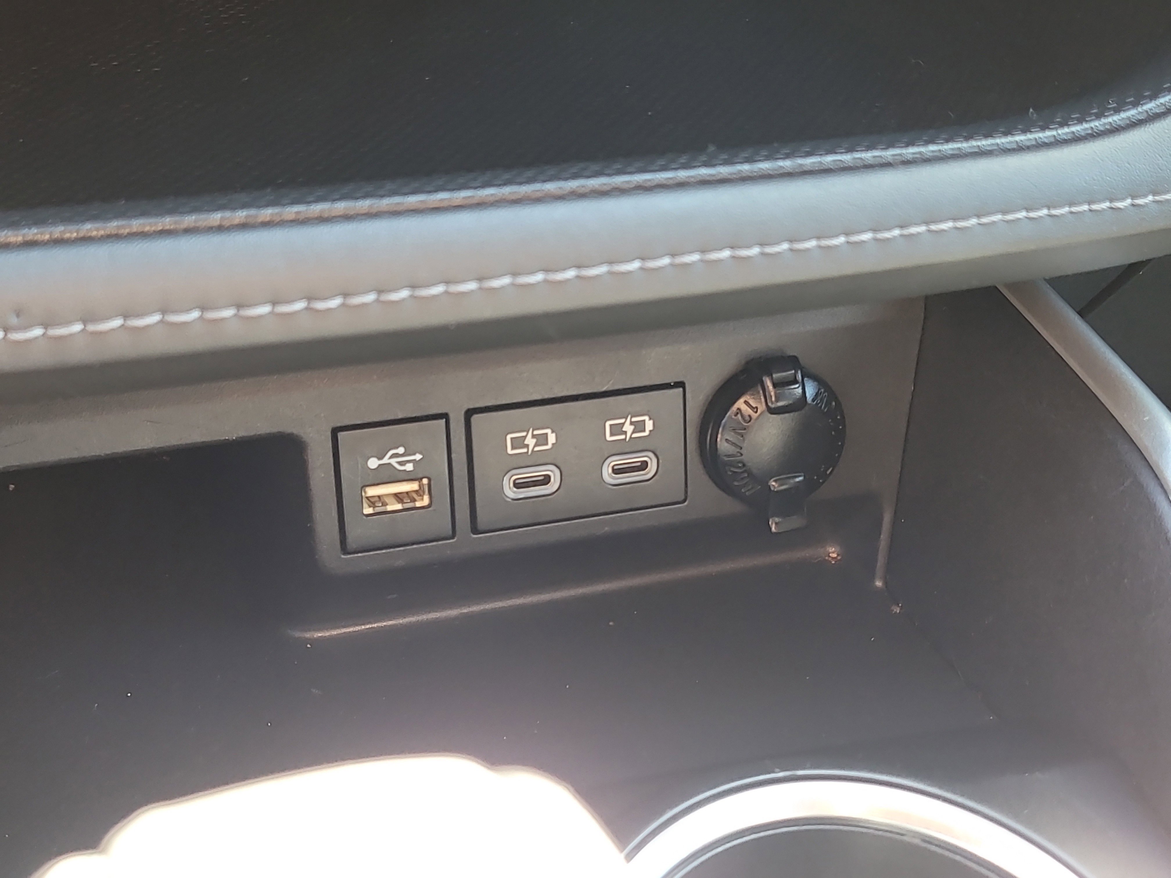 Used 2023 Toyota Highlander LE image 28