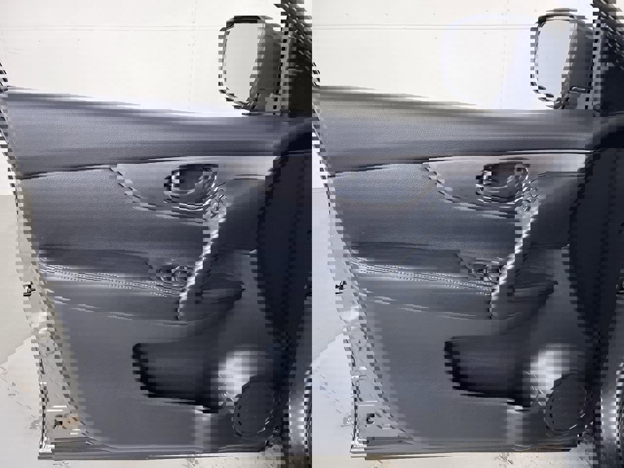 Used 2020 Nissan Rogue Sport S image 10