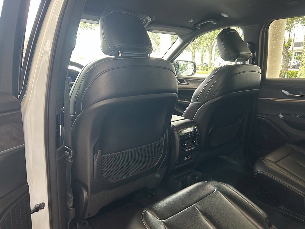 Used 2024 Jeep Grand Cherokee L Limited w/ Black Appearance Package RWD image 36