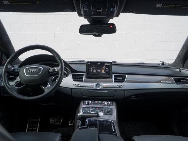 Used 2014 Audi S8 image 21