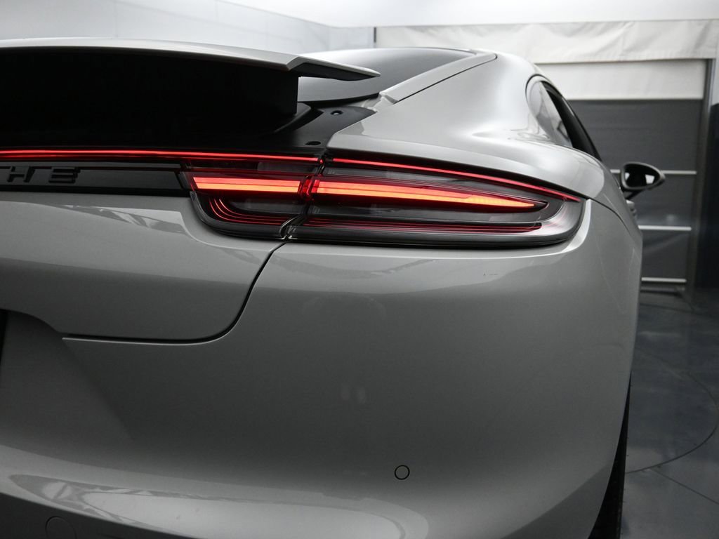 Used 2020 Porsche Panamera 4 image 10
