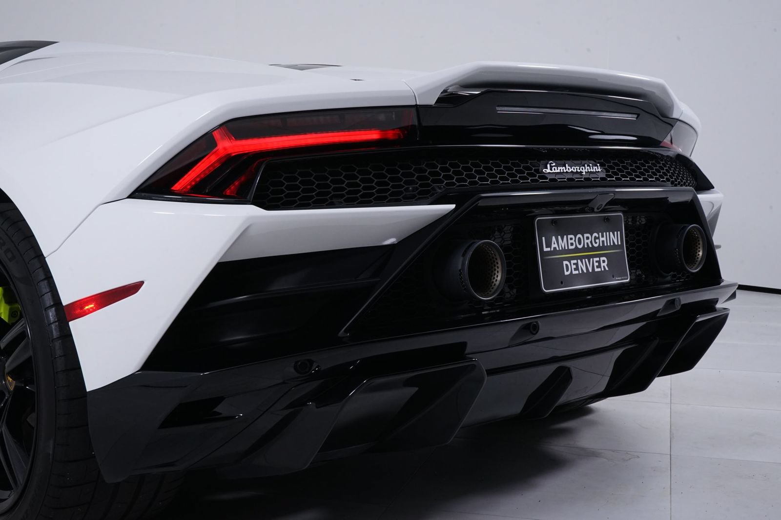 Used 2020 Lamborghini Huracan EVO RWD image 18