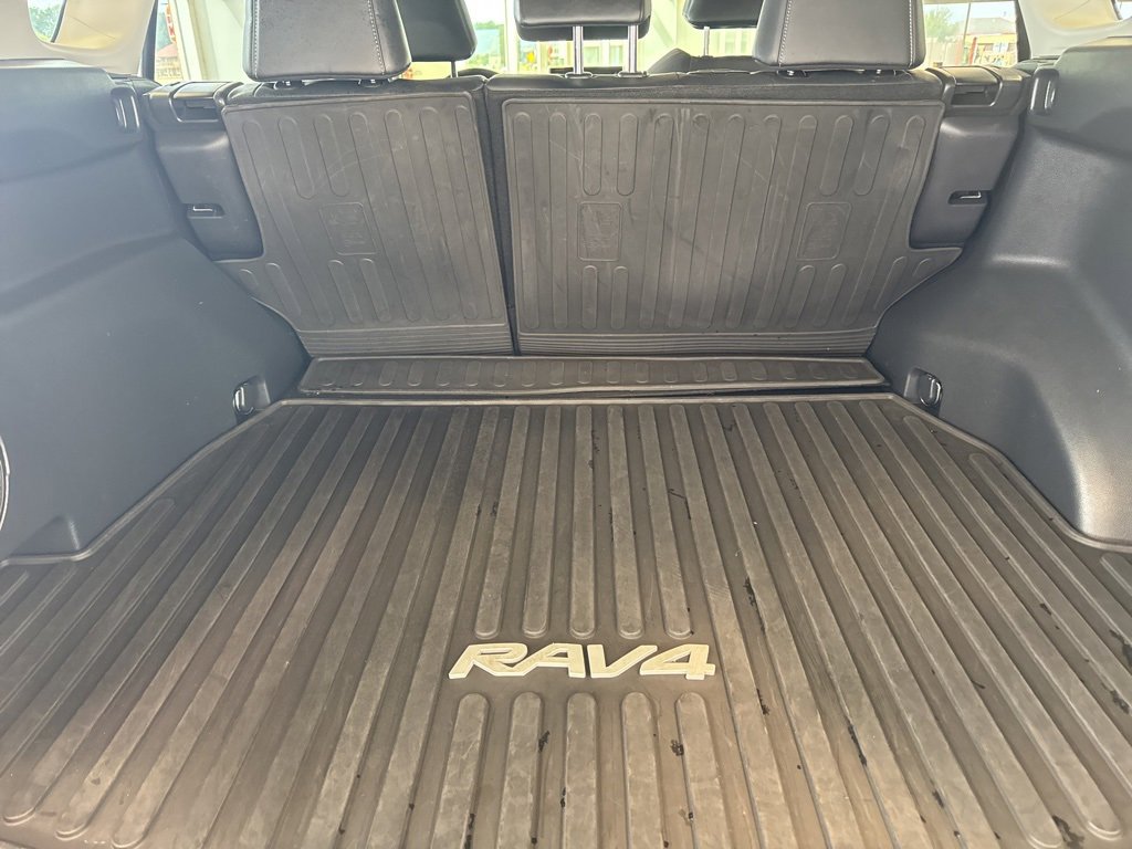 Used 2020 Toyota RAV4 Limited image 15