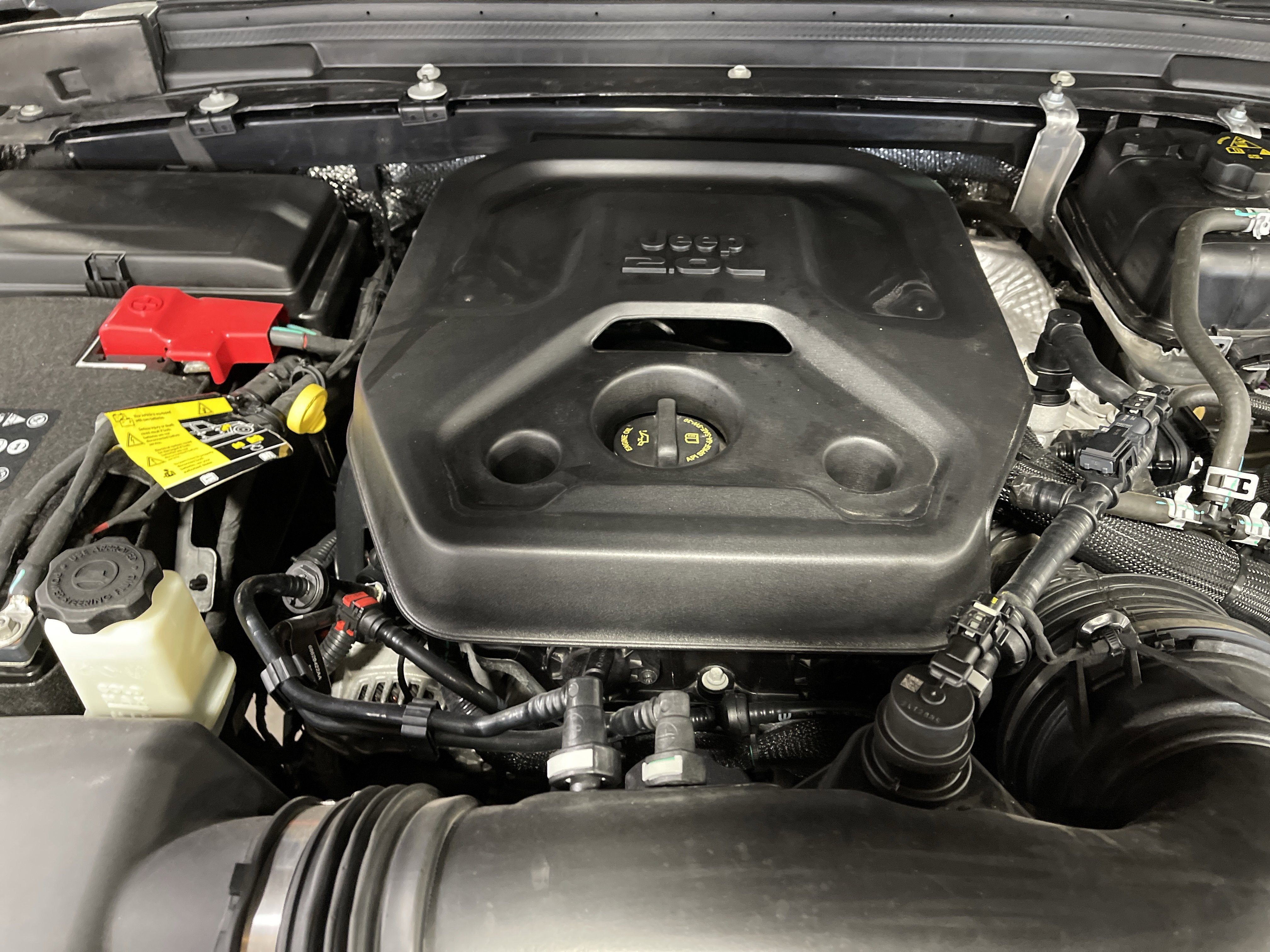 Used 2025 Jeep Wrangler Sahara image 15