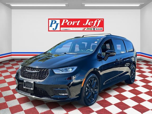 Used 2025 Chrysler Pacifica Limited FWD image 1