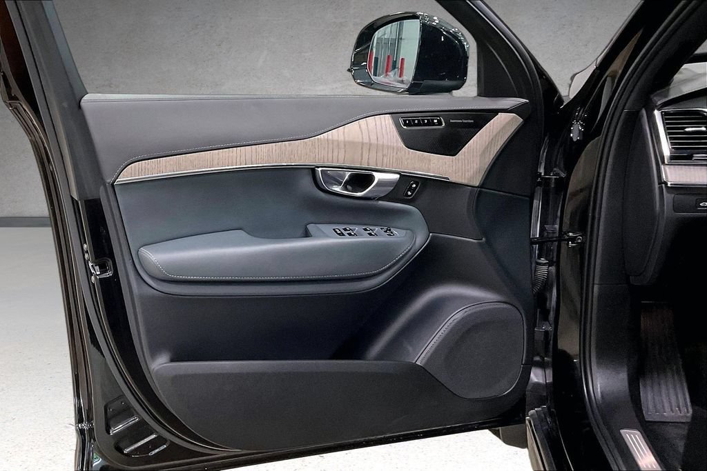 Certified 2023 Volvo XC90 B6 Ultimate w/ Protection Package Premier AWD/4WD image 21