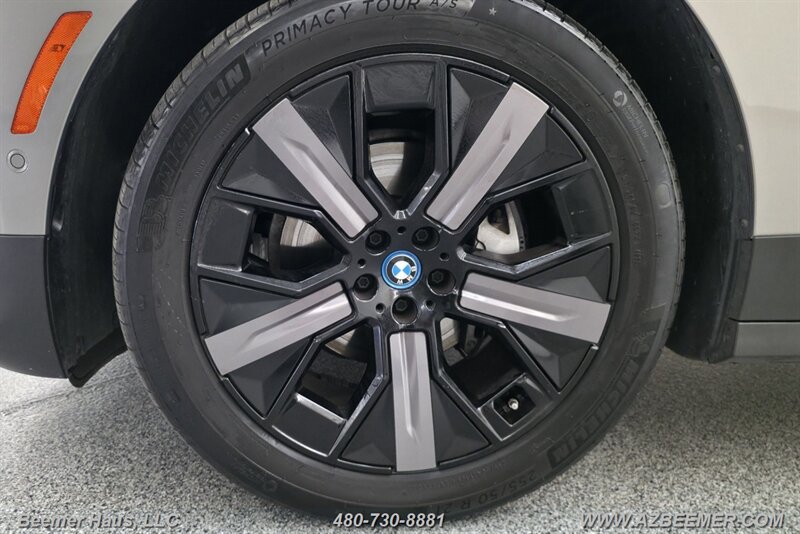 Used 2024 BMW iX xDrive50 w/ Premium Package AWD/4WD image 42