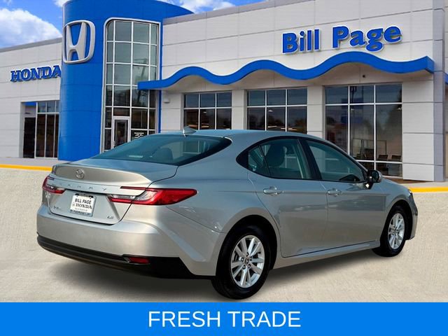 Used 2025 Toyota Camry LE image 7