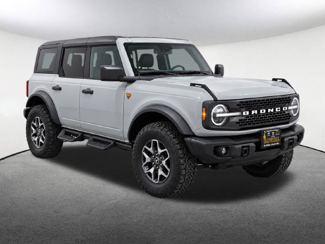 Used 2023 Ford Bronco Badlands AWD/4WD image 2