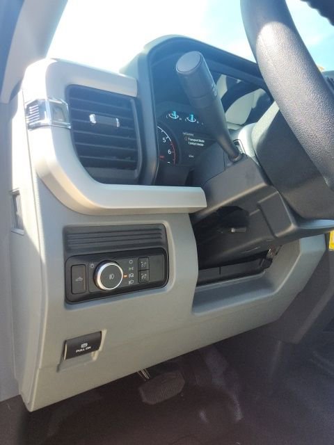 New 2026 Ford F250 XL w/ XL Chrome Package image 37