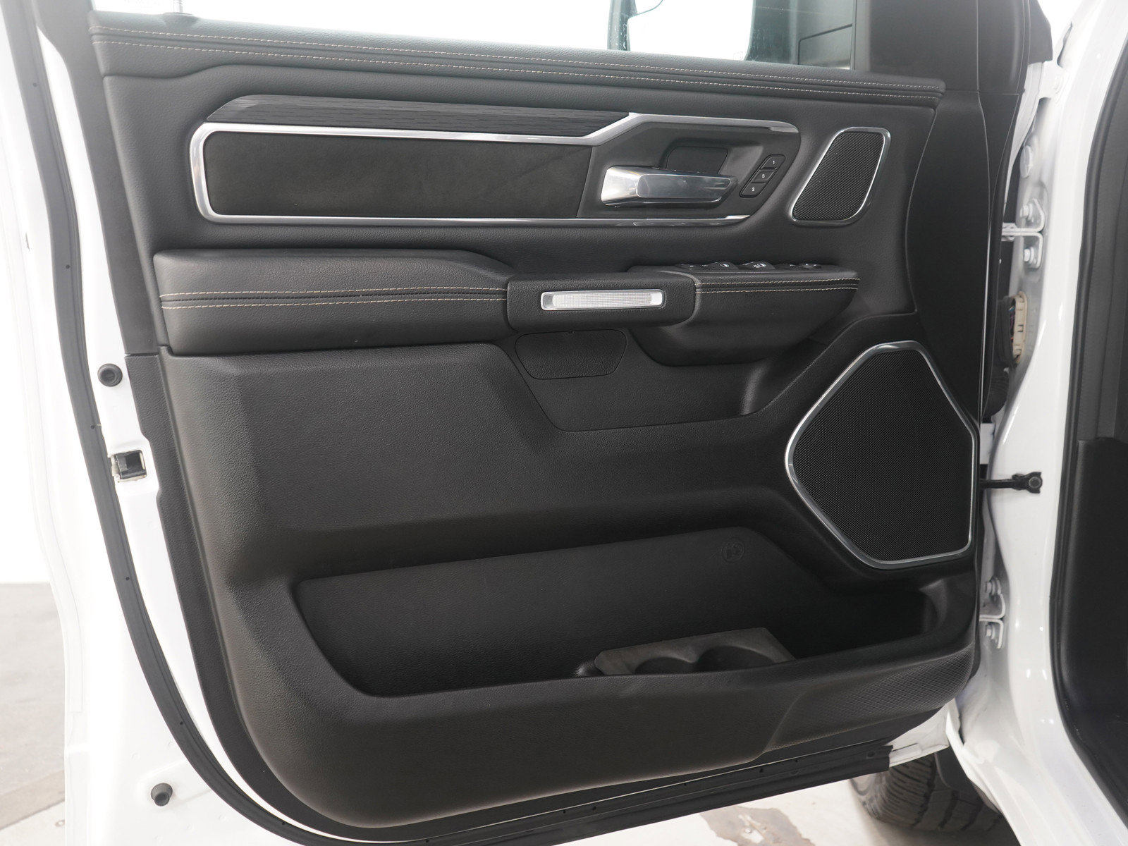 Used 2023 RAM 1500 Laramie image 20