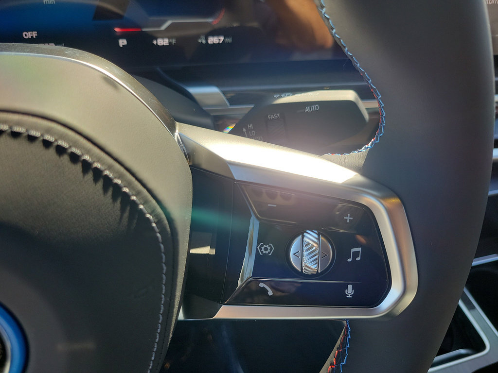 New 2026 BMW i7 M70 w/ Executive Package AWD/4WD image 26