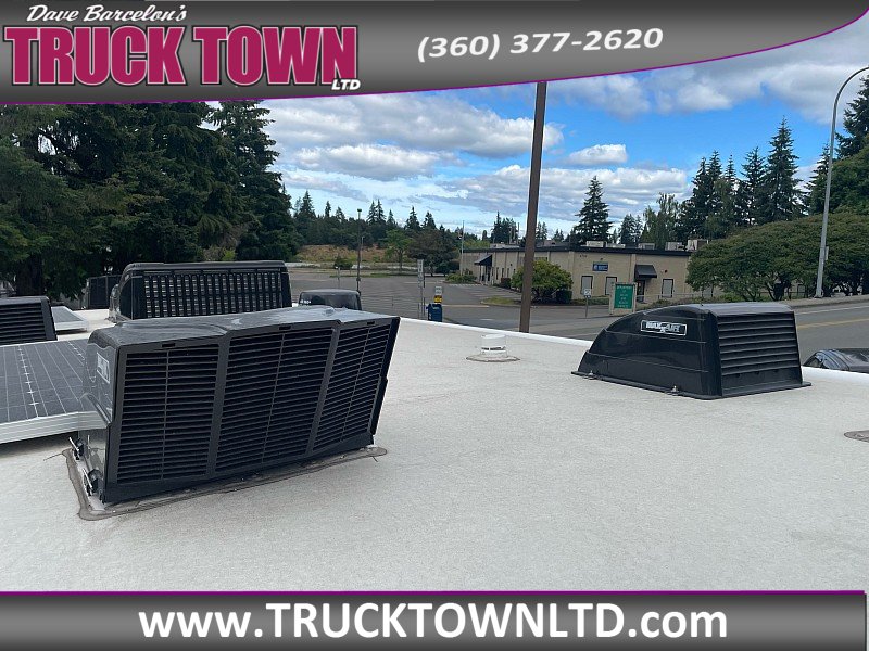 Used 2022 Ford E-450 and Econoline 450 Super Duty w/ Motorhome Prep Package RWD image 37