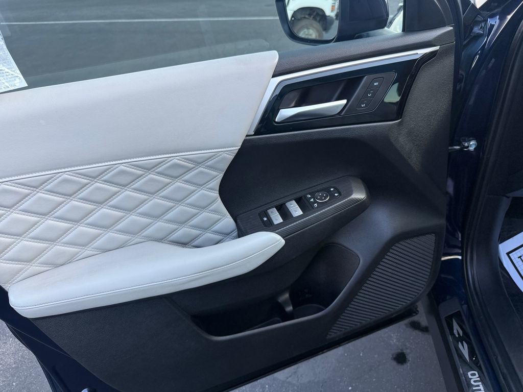 Used 2022 Mitsubishi Outlander SEL FWD image 11