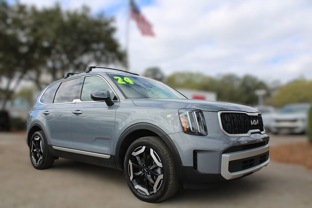 Certified 2024 Kia Telluride EX w/ EX Captain's Chair Package image 2