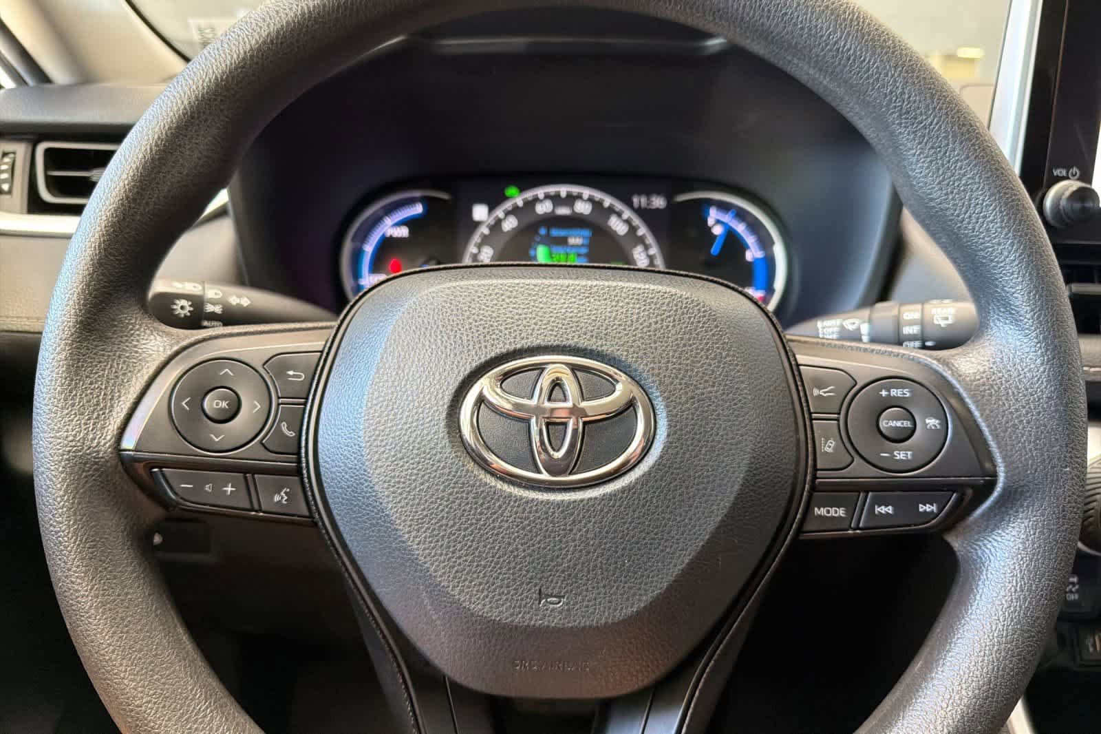 Used 2024 Toyota RAV4 XLE AWD/4WD image 25