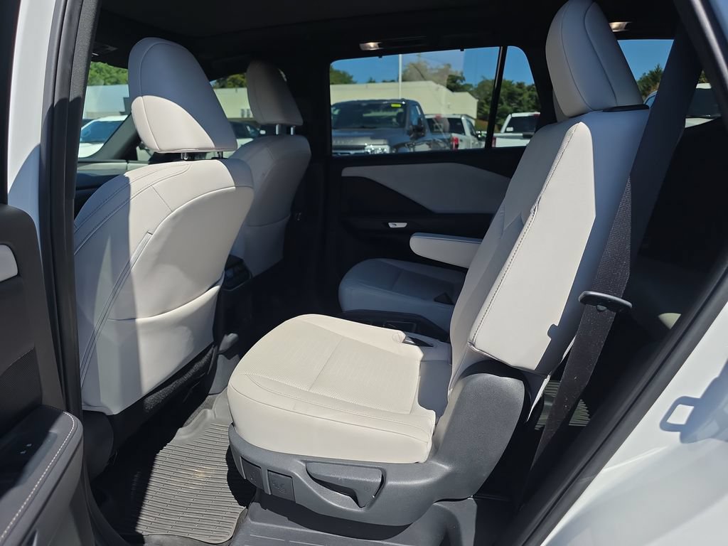 Used 2024 Lexus TX 350 AWD w/ Captains Chair Package image 16