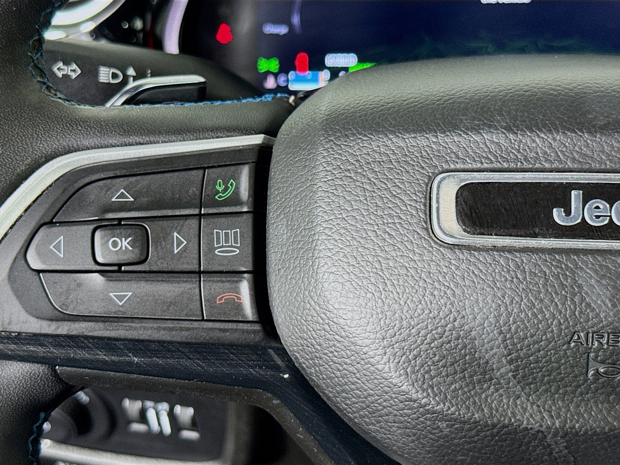 Used 2023 Jeep Grand Cherokee Trailhawk w/ Luxury Tech Group III image 13