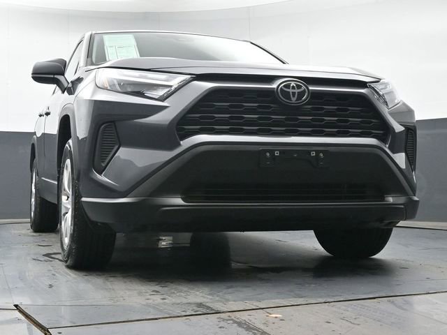 Used 2023 Toyota RAV4 LE AWD/4WD image 32