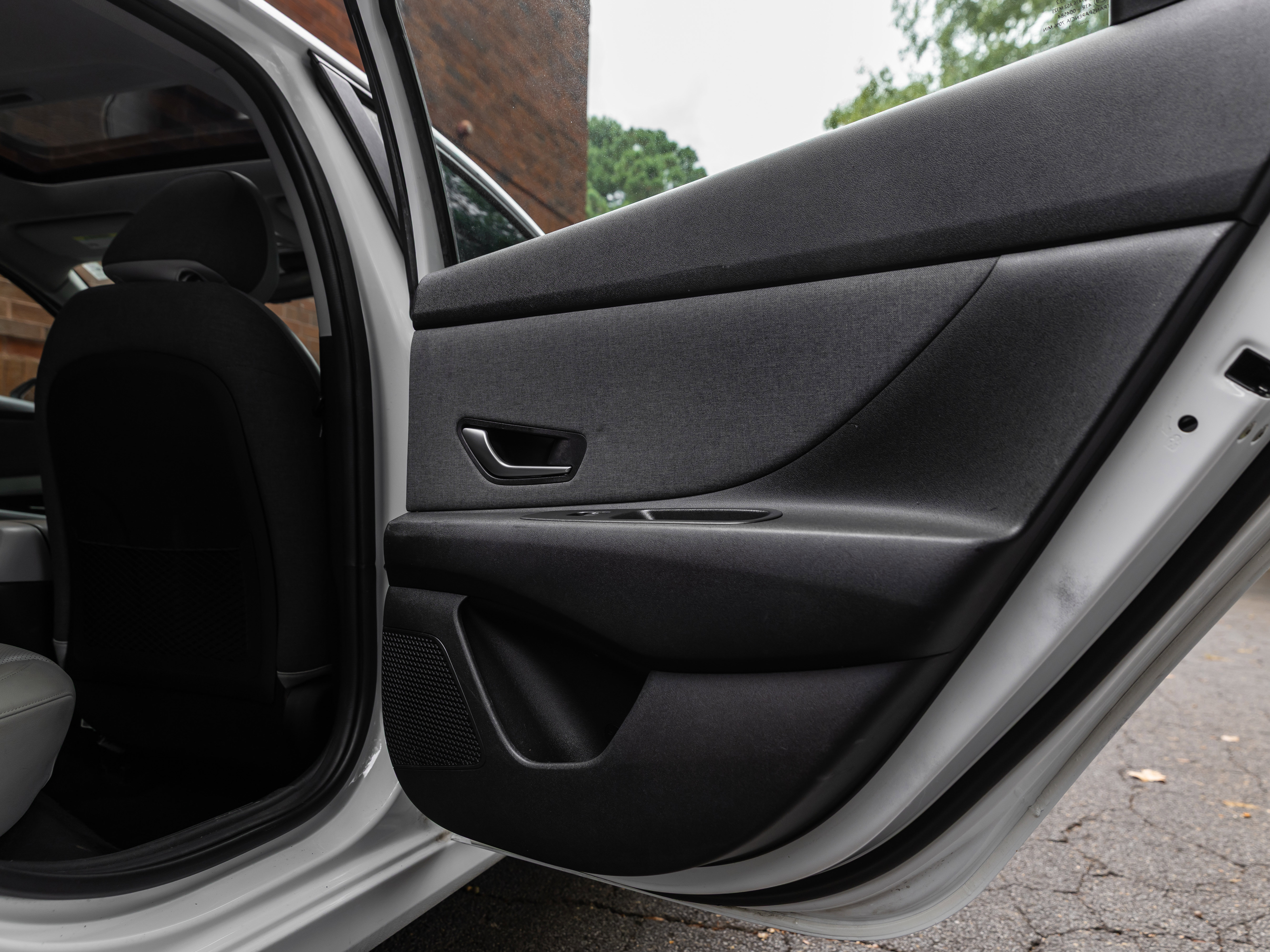 Used 2021 Hyundai Elantra Limited image 34