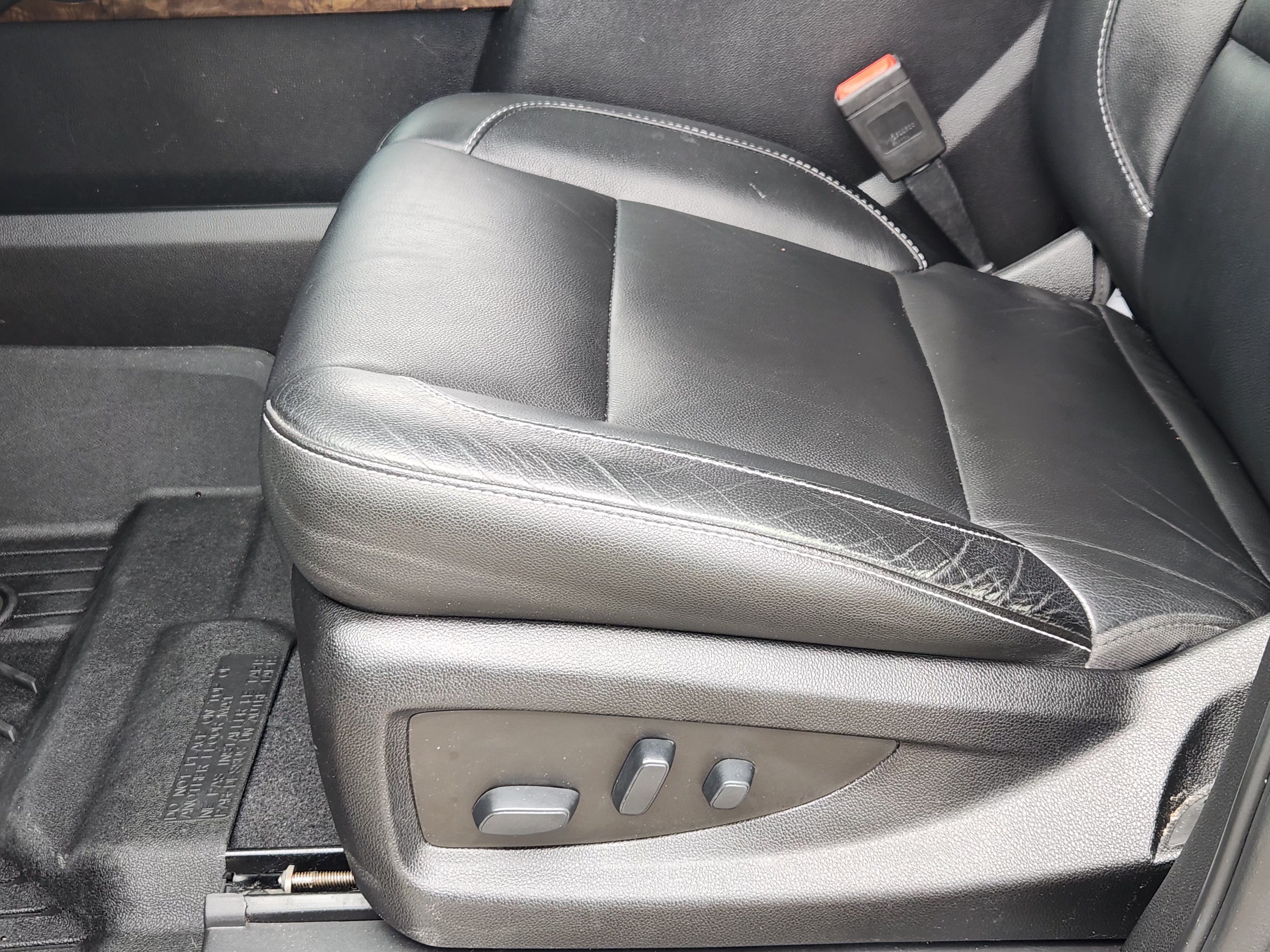 Used 2019 Chevrolet Tahoe LT w/ Luxury Package RWD image 25
