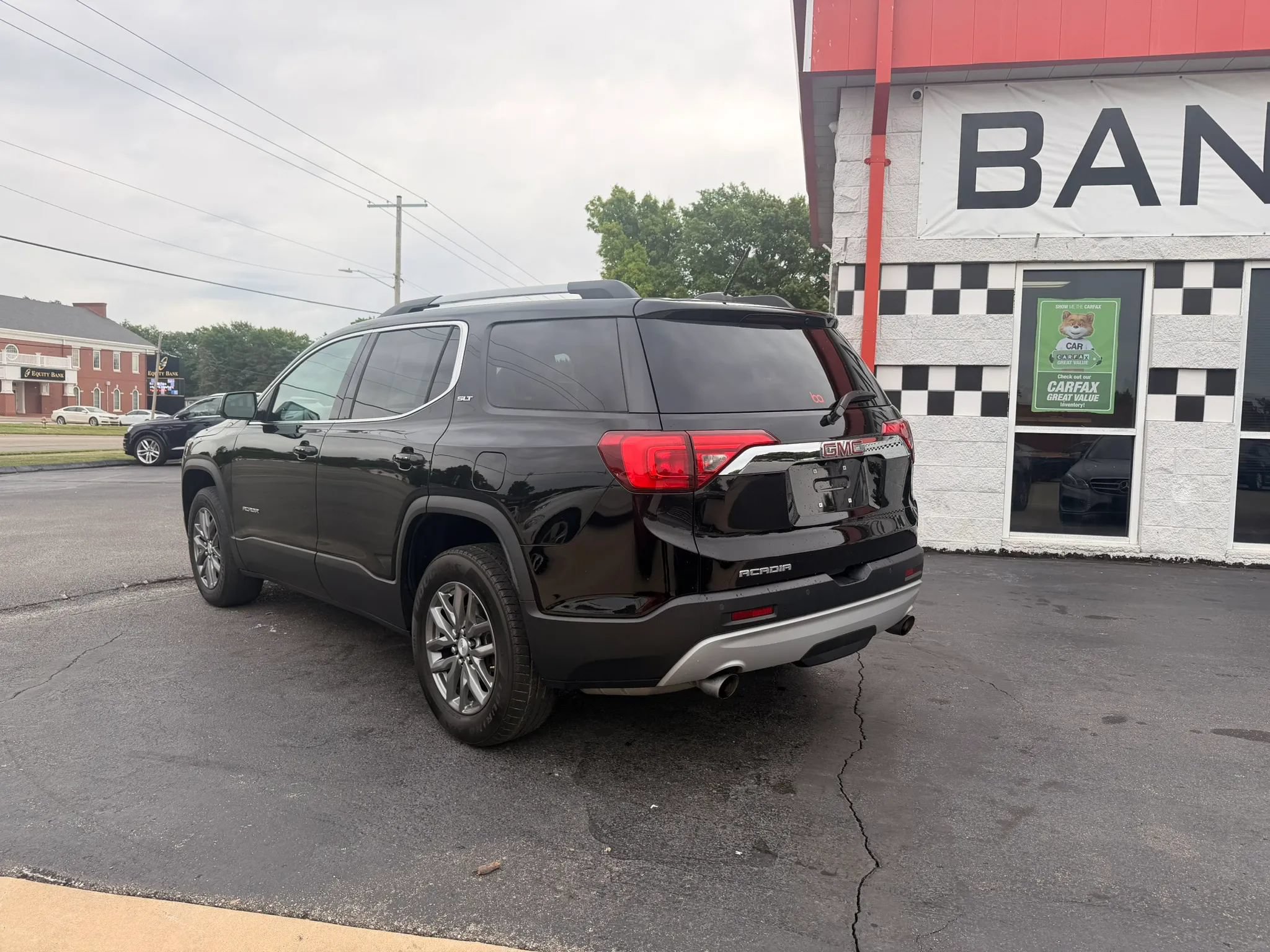Used 2019 GMC Acadia SLT FWD image 3