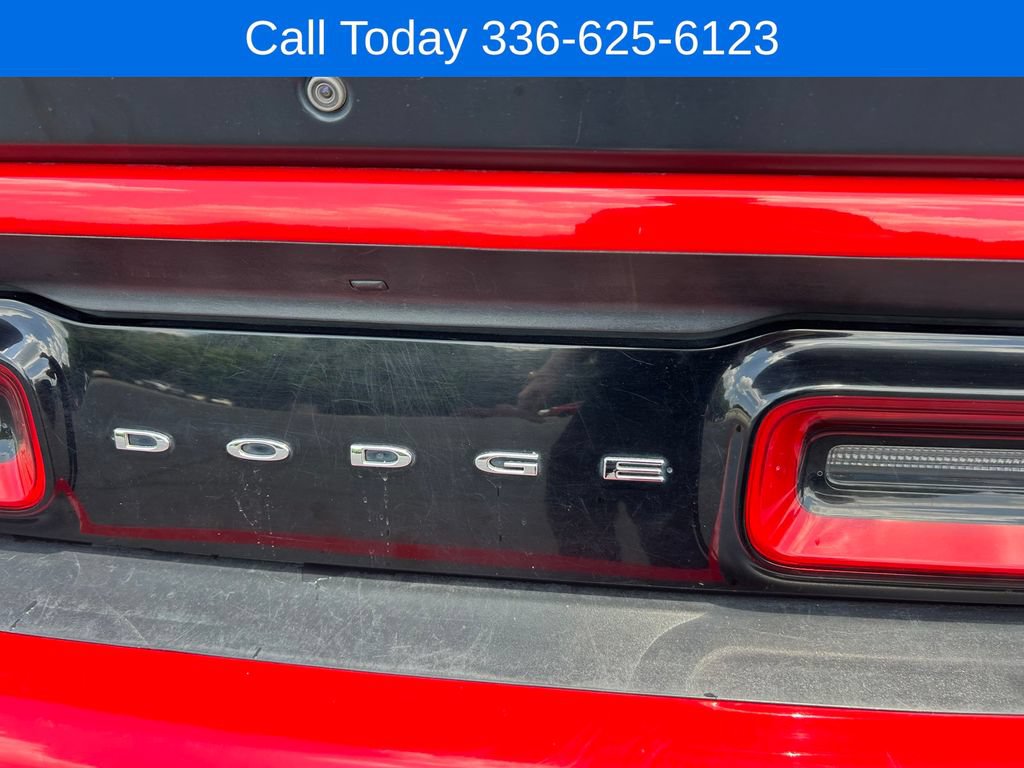 Used 2016 Dodge Challenger R/T RWD image 14