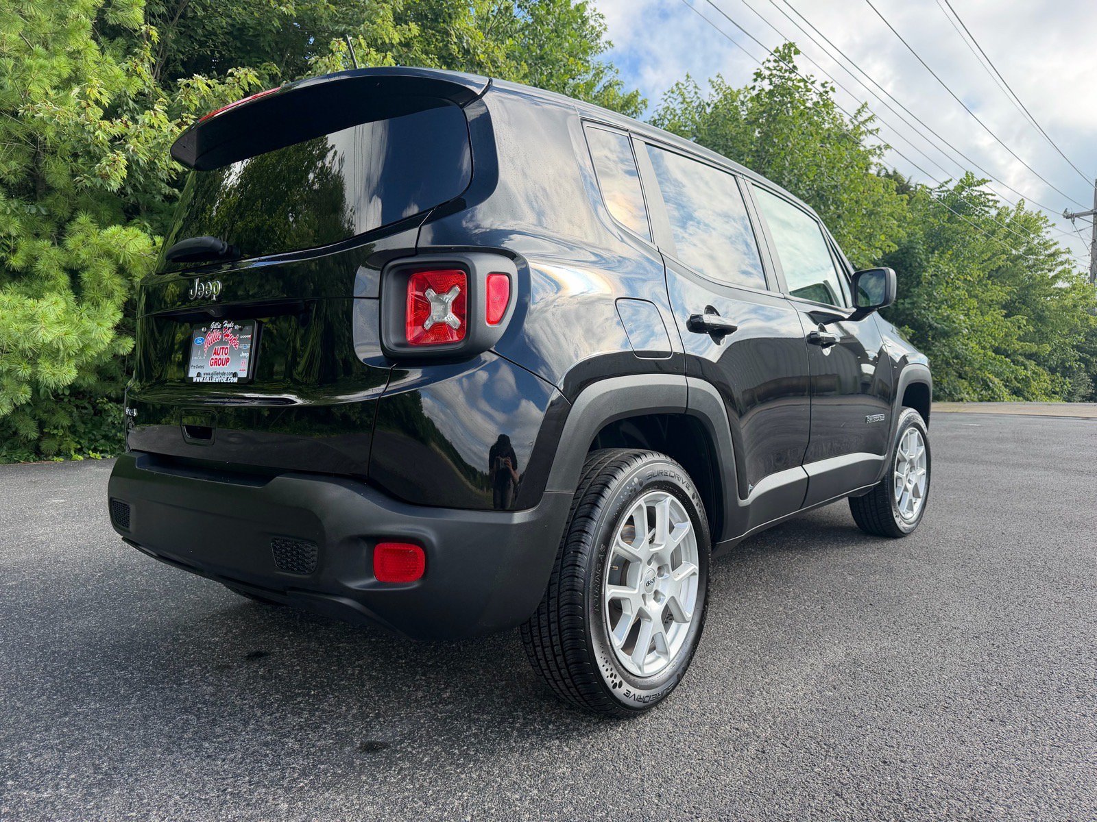 Used 2023 Jeep Renegade Latitude AWD/4WD image 15