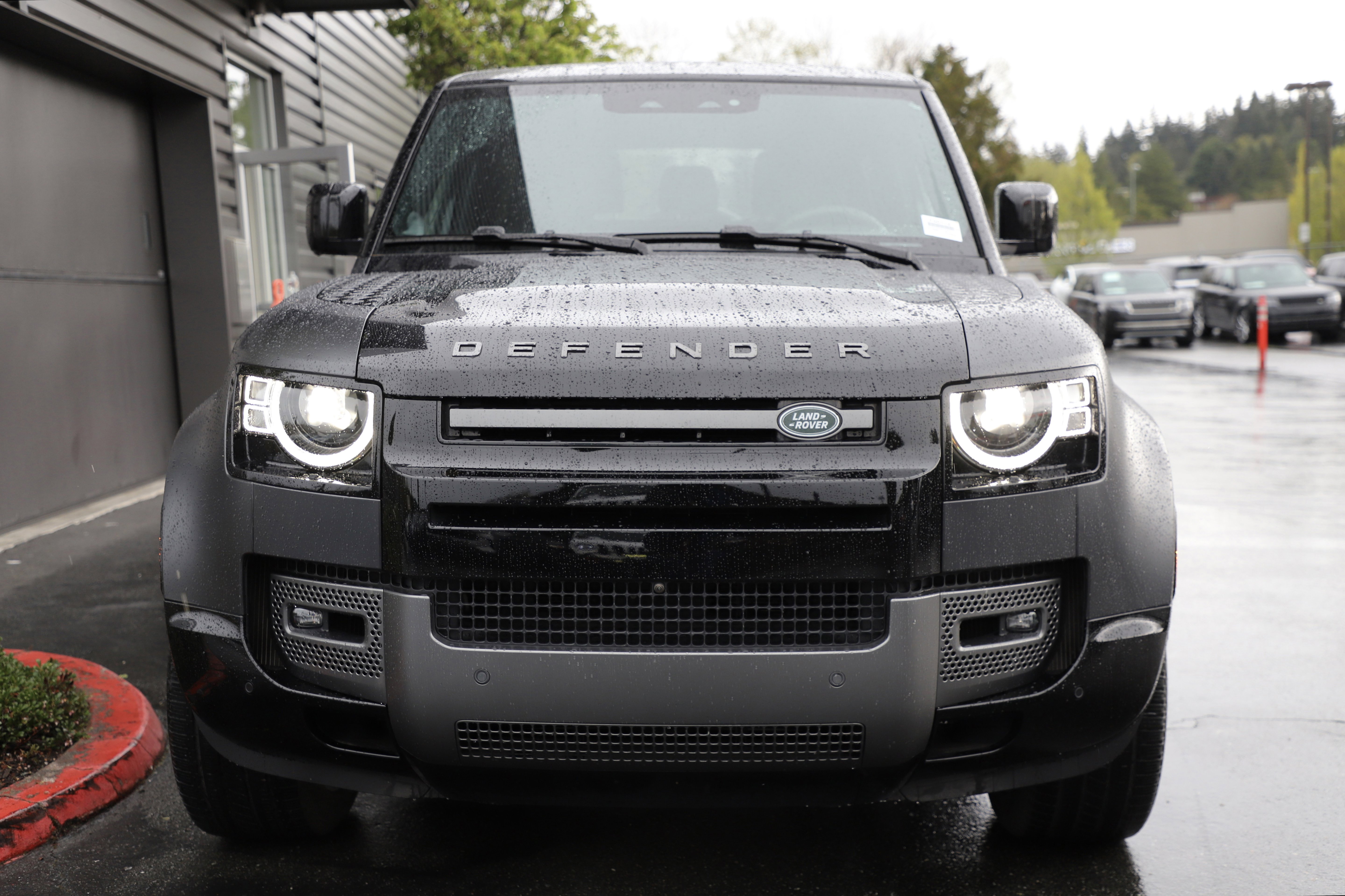 Used 2023 Land Rover Defender 90 Carpathian Edition image 6