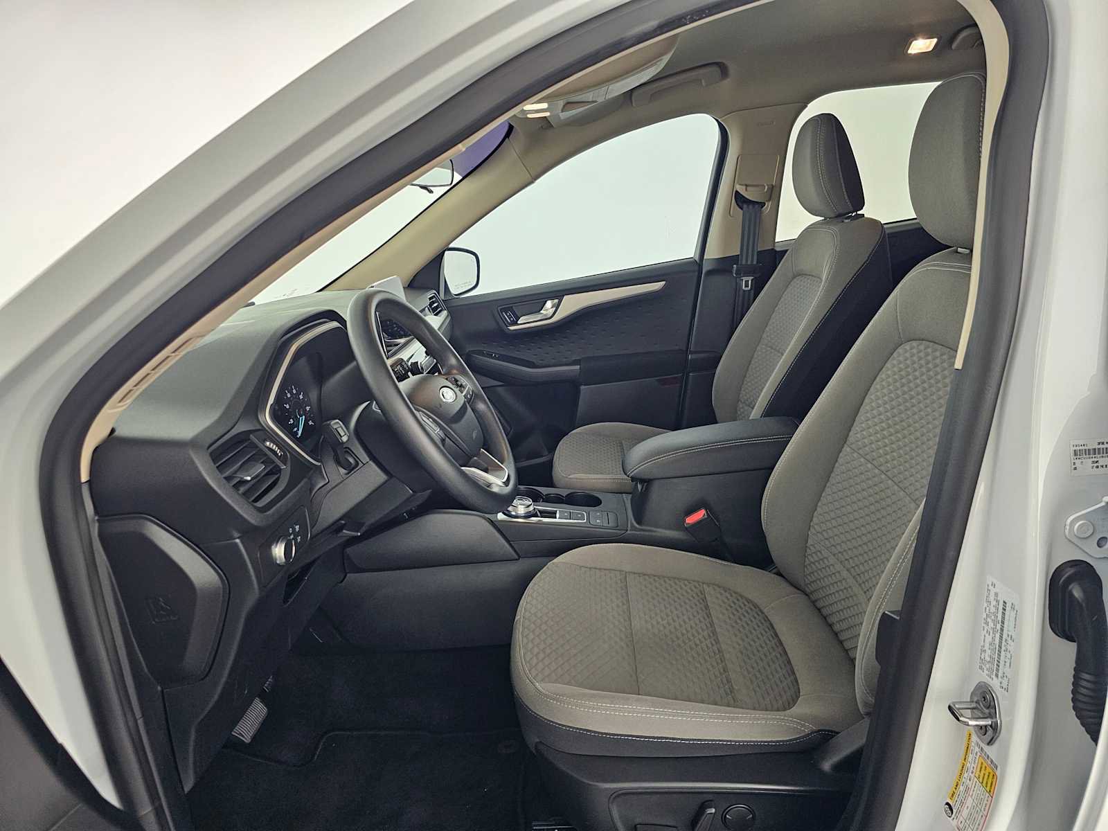 Used 2020 Ford Escape SE image 20