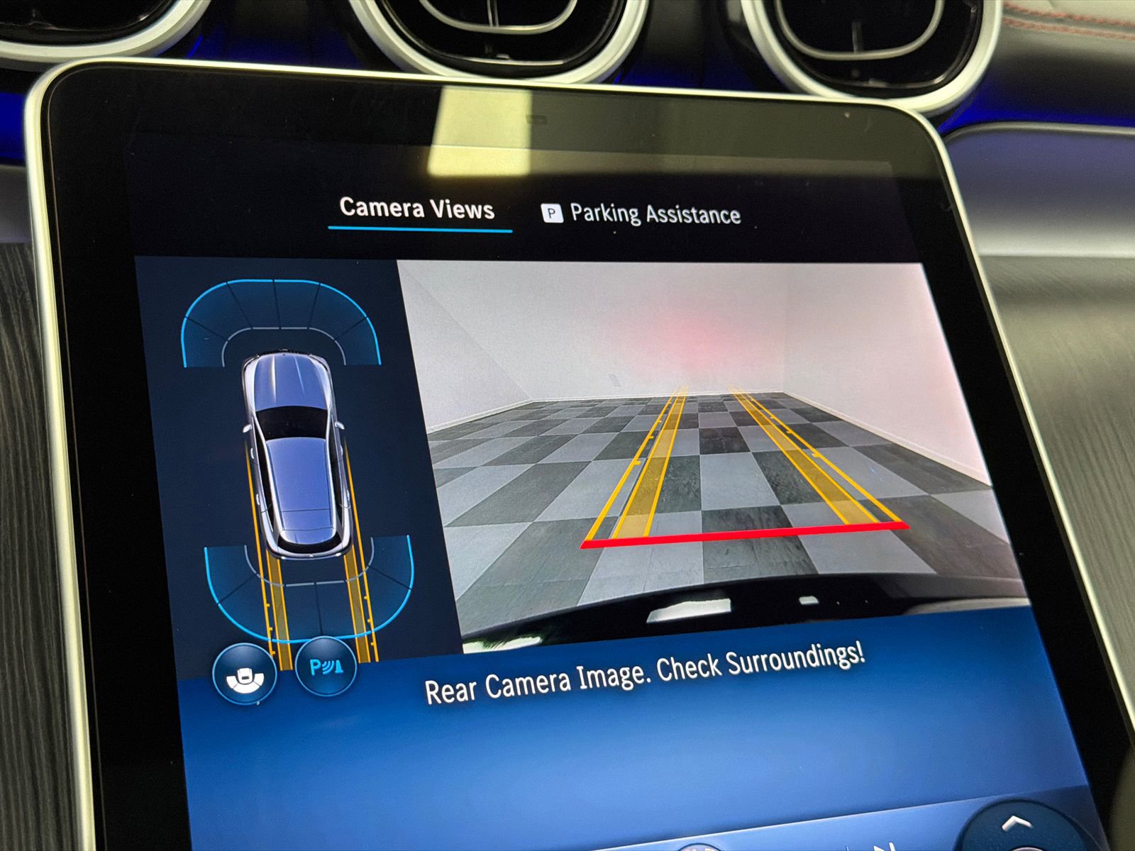 Used 2025 Mercedes-Benz GLC 43 AMG 4MATIC image 32