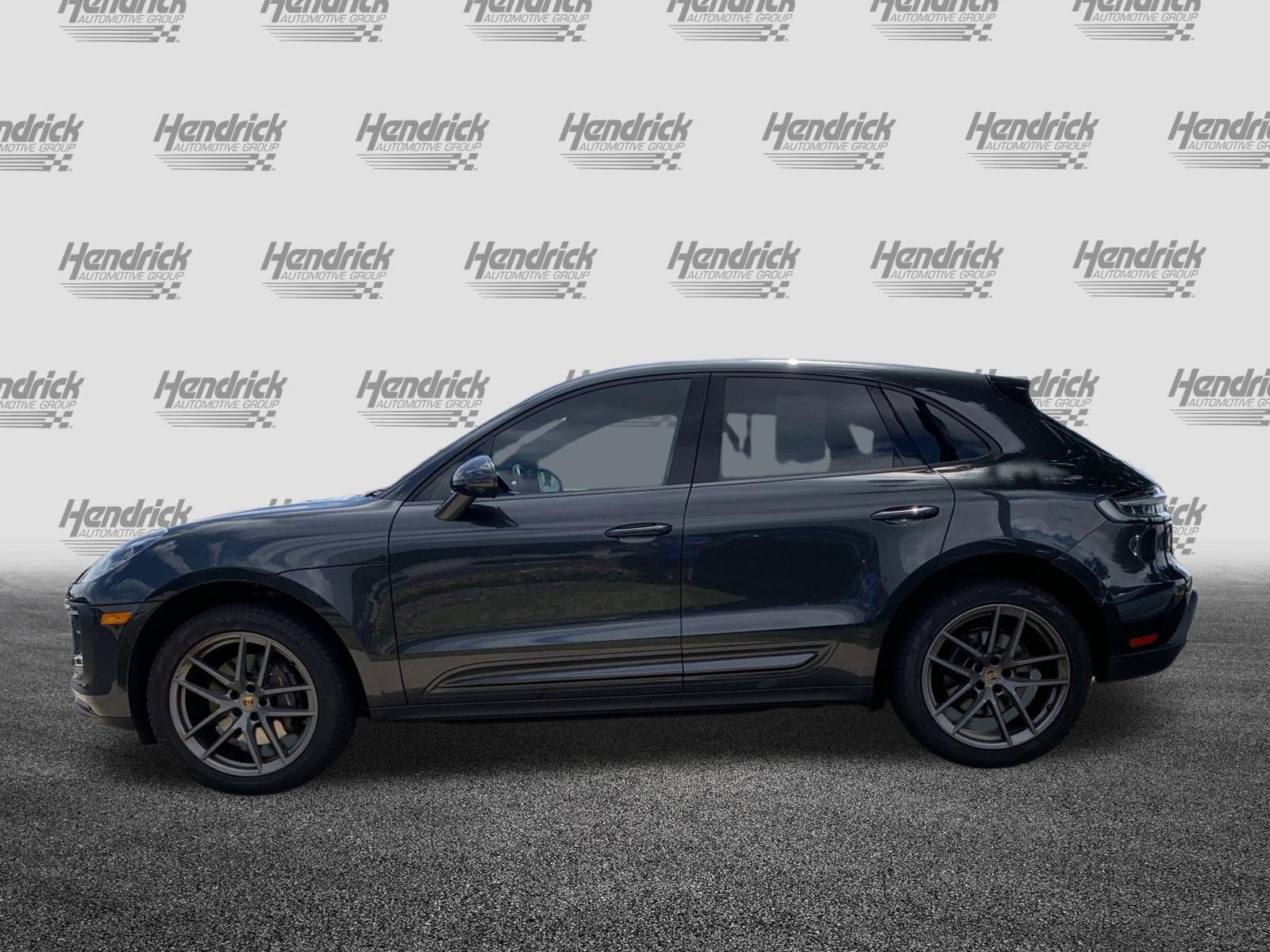 Used 2024 Porsche Macan AWD/4WD image 7
