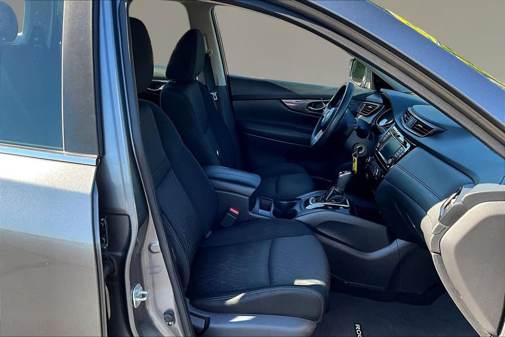 Used 2018 Nissan Rogue S AWD/4WD image 26
