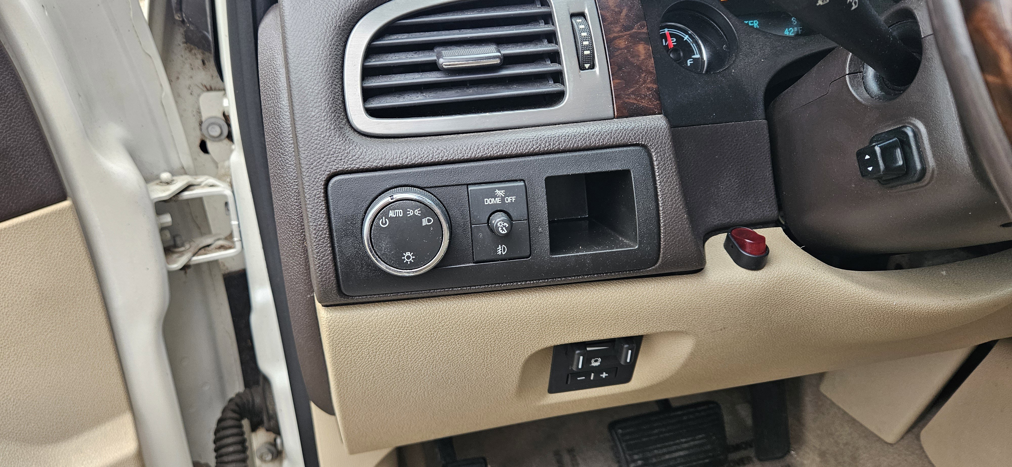 Used 2012 GMC Yukon Denali image 12