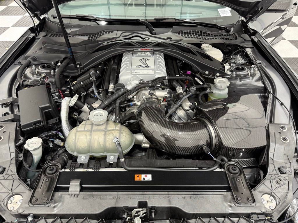 Used 2021 Ford Mustang Shelby GT500 w/ Carbon Fiber Track Pack image 9