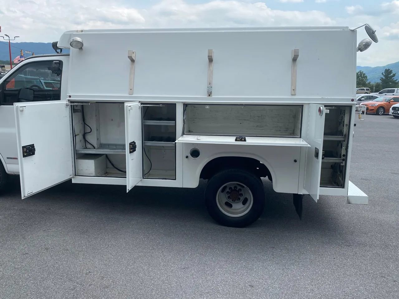 Used 2008 Chevrolet Express 3500 image 21