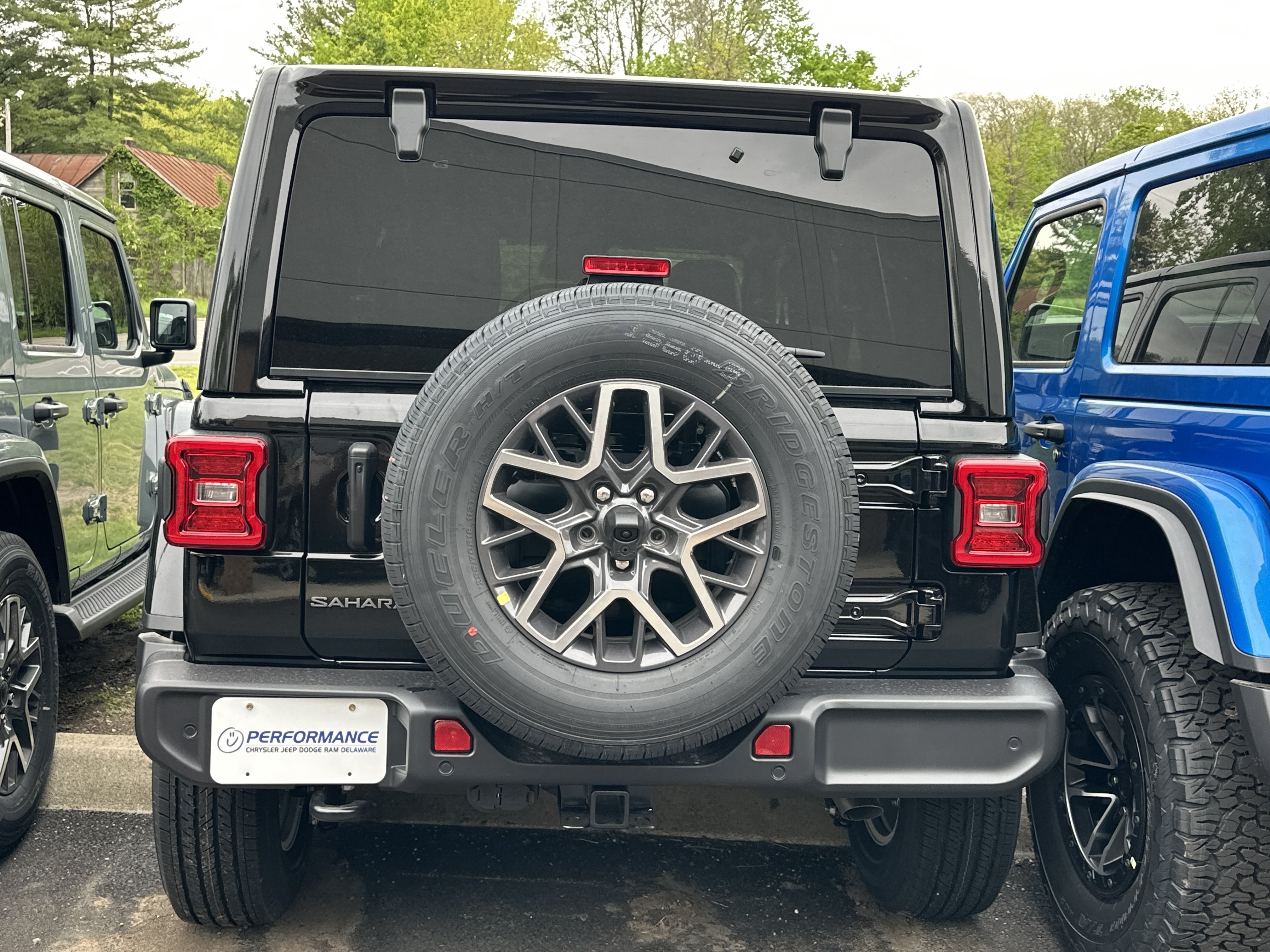 New 2026 Jeep Wrangler Unlimited Sahara w/ Safety Group AWD/4WD image 13