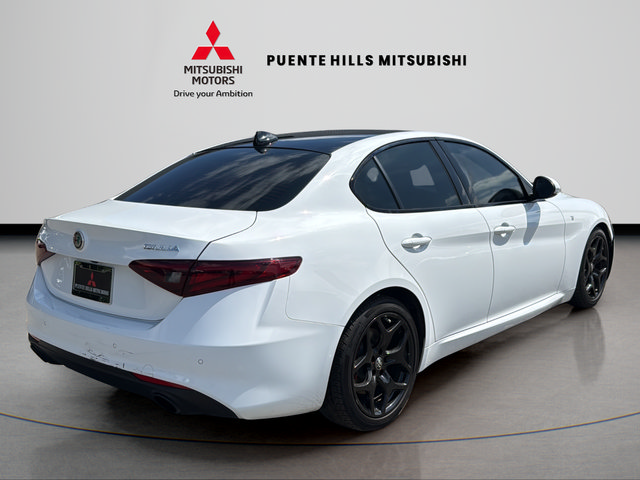 Used 2022 Alfa Romeo Giulia Ti RWD image 5