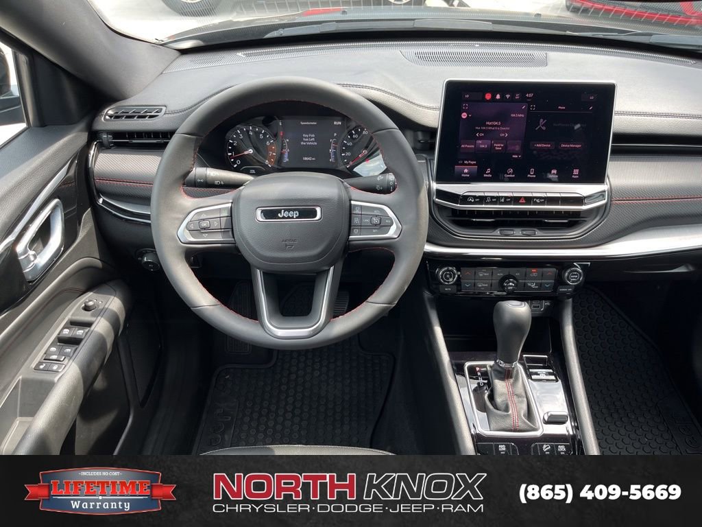 Used 2024 Jeep Compass Trailhawk AWD/4WD image 12