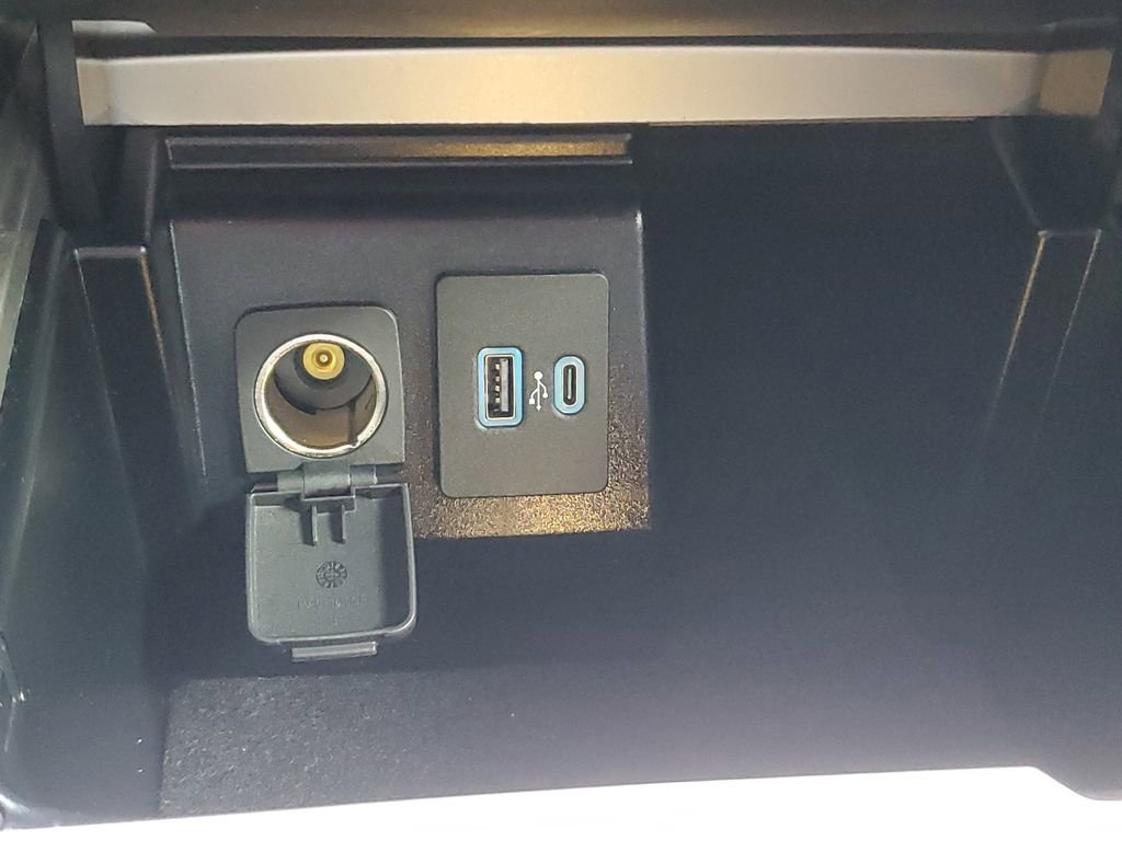 Used 2022 Ford Explorer ST-Line w/ Class IV Trailer Tow Package image 18